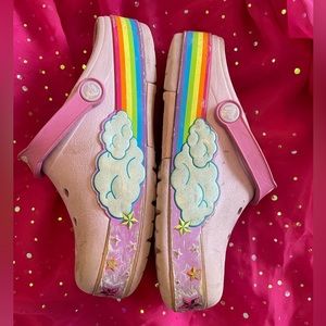 USED— Crocs Light Up Rainbow Girls Clogs Size Pink Shoes Classic Comfort Slip On
